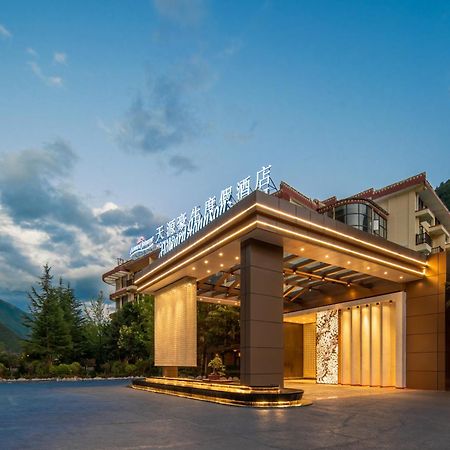 Howard Johnson Tian Yuan Jiuzhaigou Exterior foto