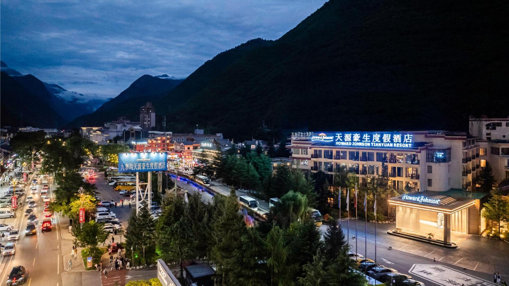 Howard Johnson Tian Yuan Jiuzhaigou Exterior foto