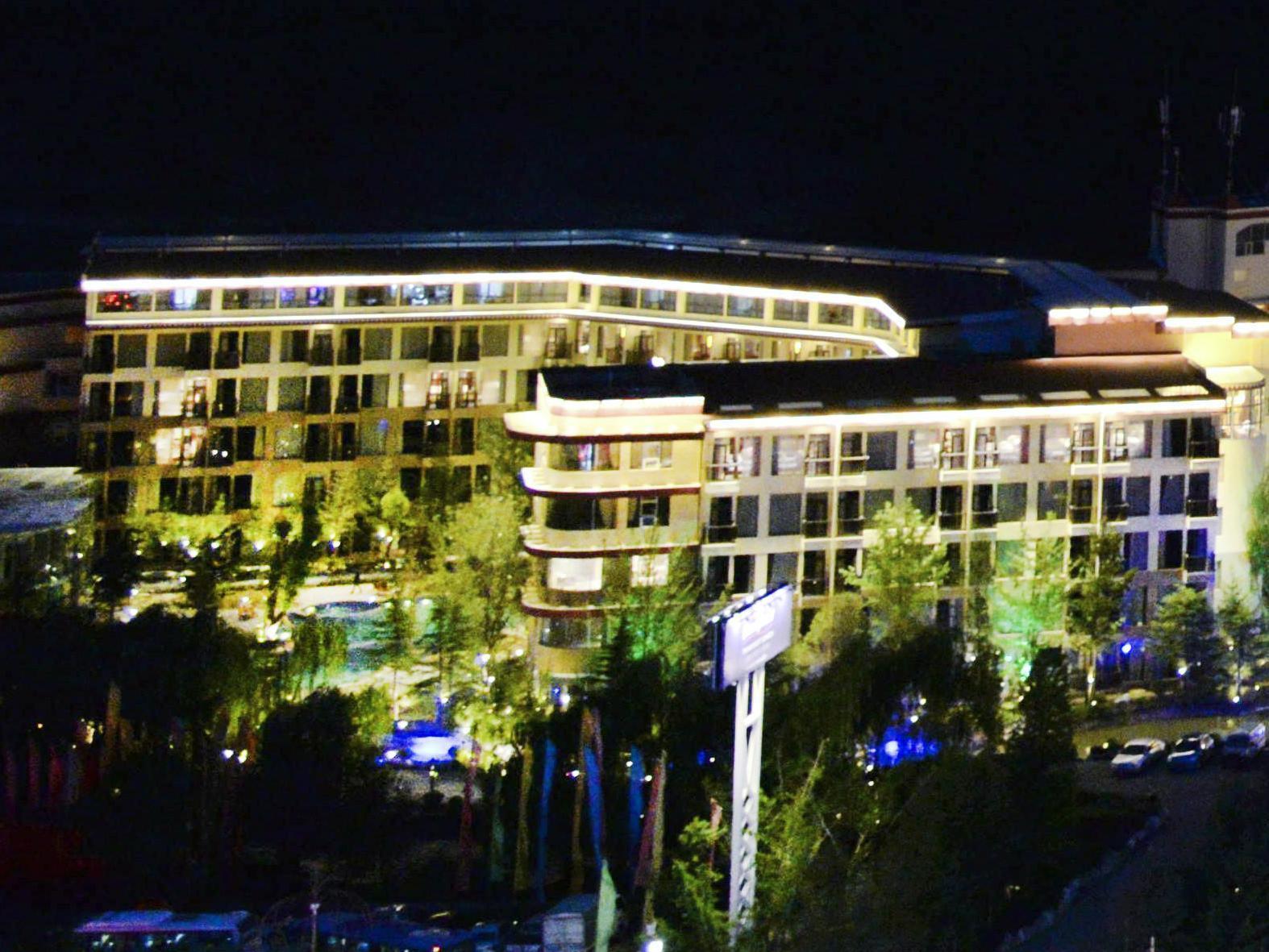 Howard Johnson Tian Yuan Jiuzhaigou Exterior foto